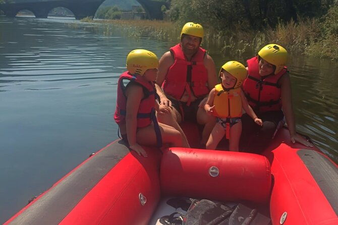 rafting-activity-with-family-in-lucca