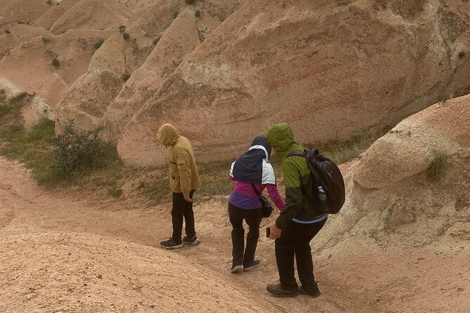 red-rose-valley-sunset-hiking-tour