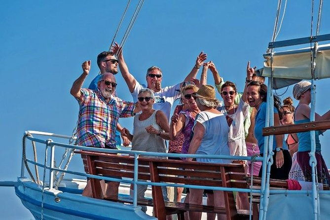 rent-a-traditional-wooden-boat-64-pax