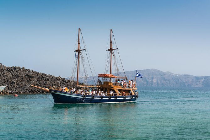 santorini-caldera-cruise-tour-volcano-hot-springs-thirassia
