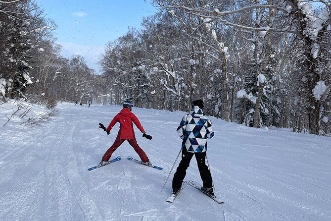 sapporo-private-ski-snowboard-lesson-with-pick-up-service