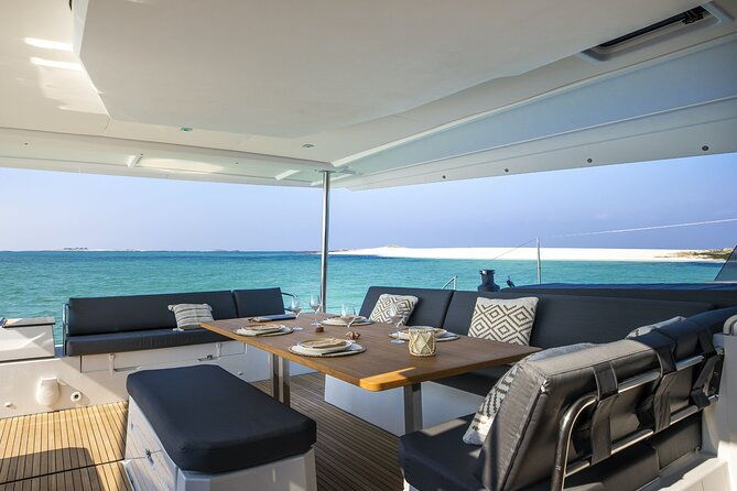 semi-private-cruise-on-lux-catamaran-meal-drinks-transport