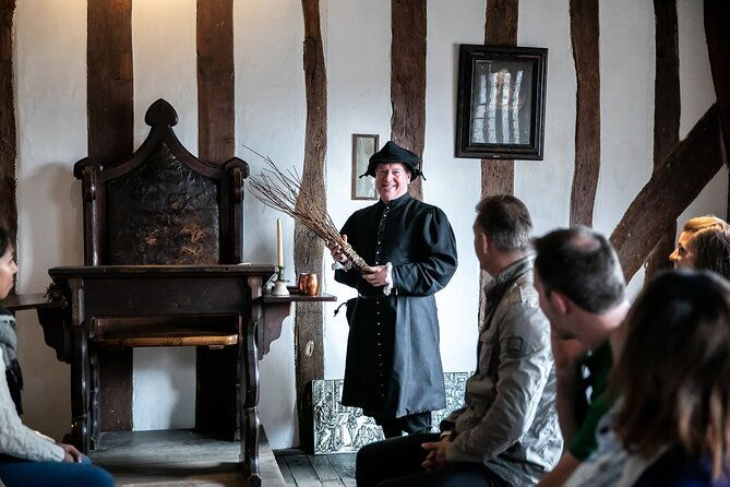 shakespeares-schoolroom-guildhall-entry-ticket-and-tour