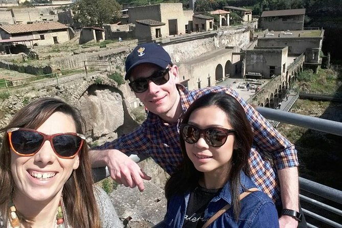 sharing-tour-of-pompeii