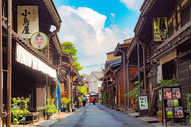 shirakawago-and-takayama-licensed-guide-and-vehicle-from-kanazawa