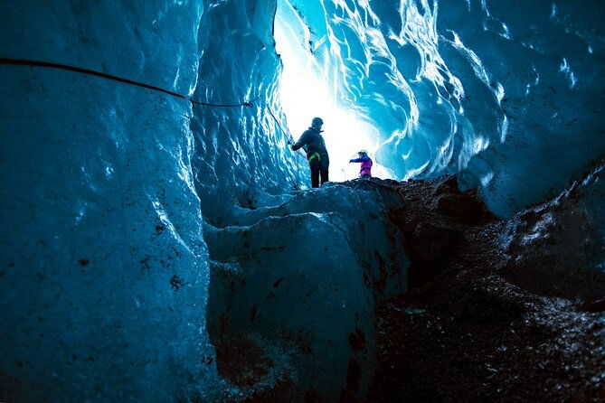 skaftafell-ice-caving-glacier-hike