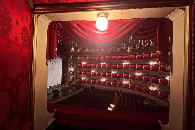 skip-the-line-la-scala-guided-tour-experience