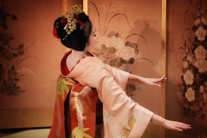 small-group-dinner-experience-in-kyoto-with-maiko-and-geisha