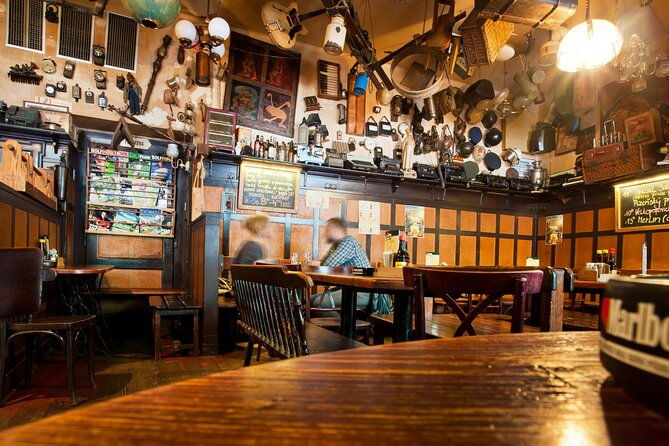 small-group-local-pubs-walking-tour-and-traditional-czech-dinner