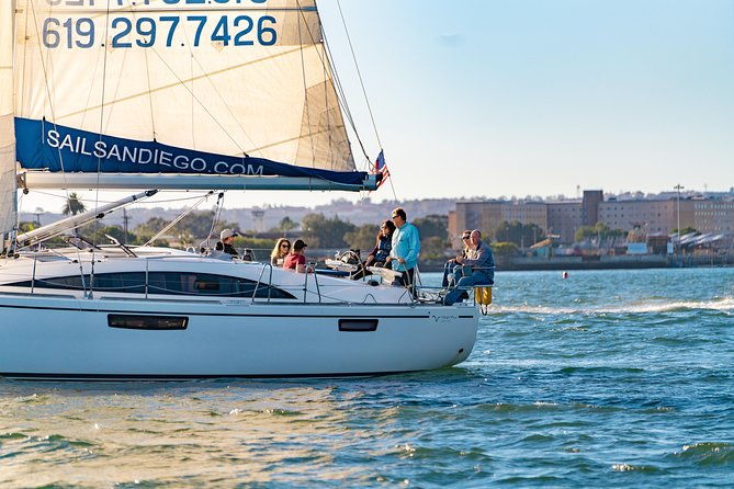 small-group-san-diego-sunset-sailing-excursion