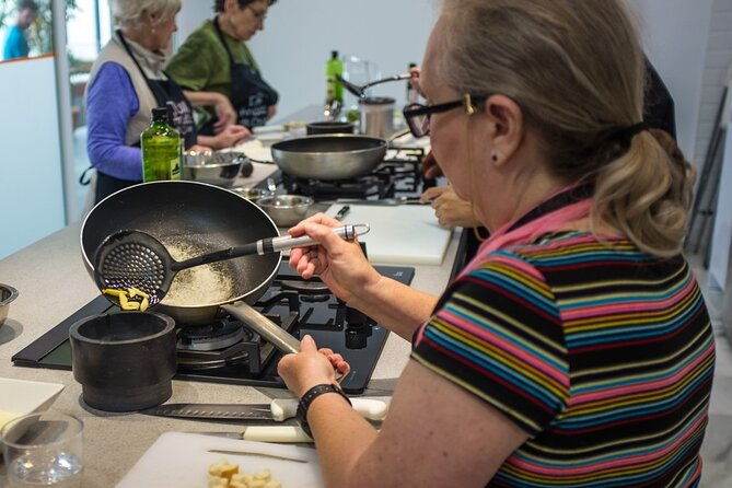 spanish-cooking-class-triana-market-tour-in-seville