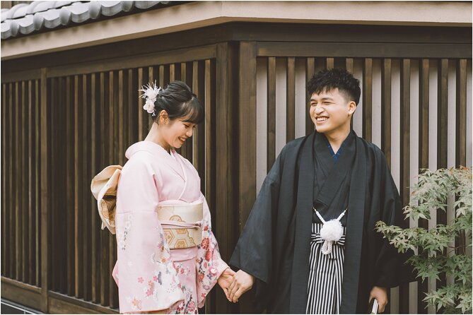 special-price-couple-2-people-kimono-commemorative-photo-shoot-in-asakusa-tokyo-hanayaka-kimono-yukata-rental-offer