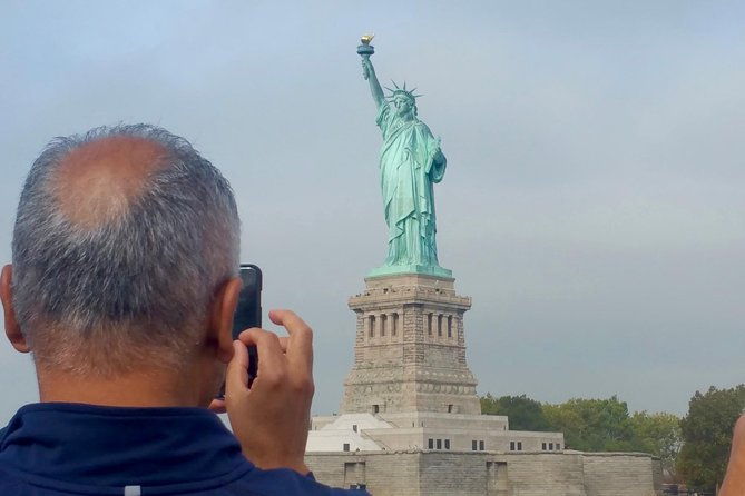 statue-of-liberty-and-ellis-island-guided-tour