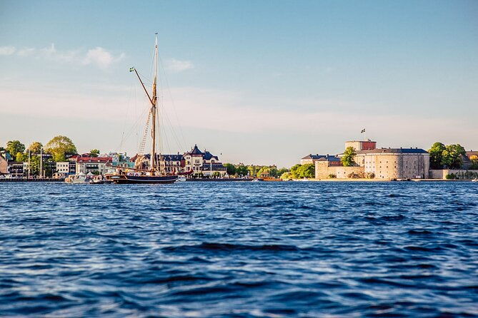 stockholm-kayaking-tour-around-vaxholm-archipelago-with-fika