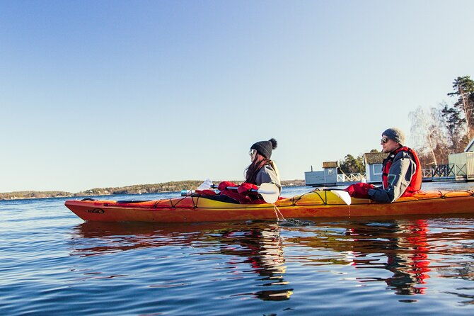stockholm-winter-kayaking-swedish-fika-and-hot-sauna-experience