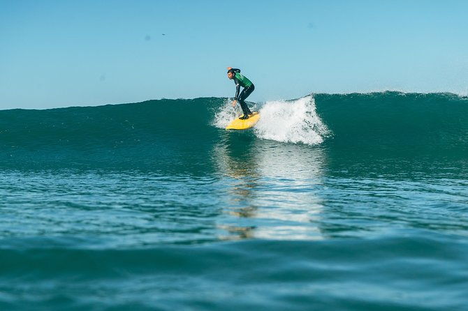 surf-lesson-in-lisbon-the-surf-experience