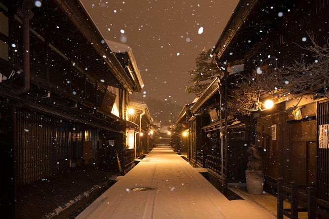 takayama-walking-tour-hida-folk-village