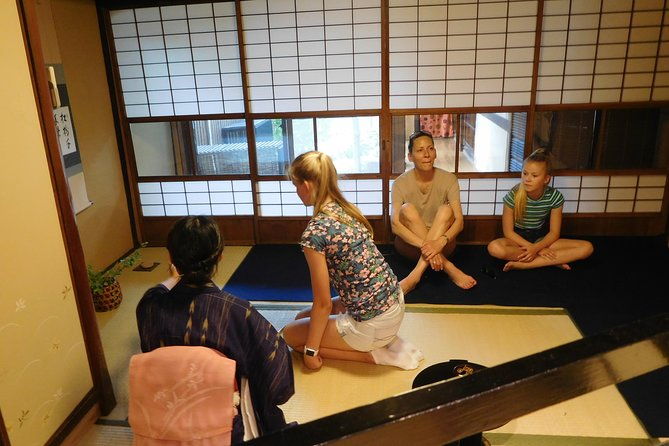 tea-ceremony-experience-in-traditional-kyoto-townhouse-2