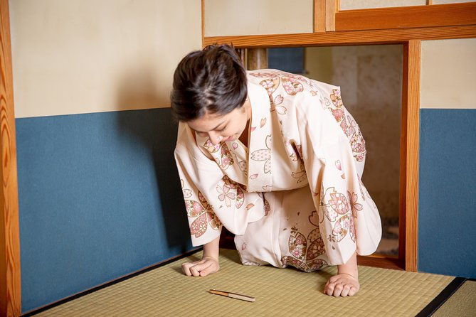 tea-ceremony-experience-with-simple-kimono-in-okinawa