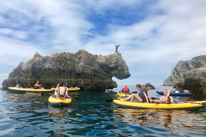 the-lisbon-kayak-day-tour-transport-picnic-at-beach