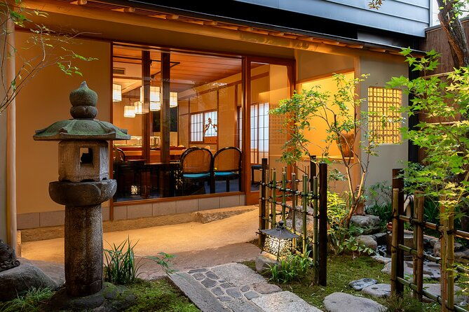 tokyo-art-culture-tour-sannomaru-shozokan-museum-sushi-making