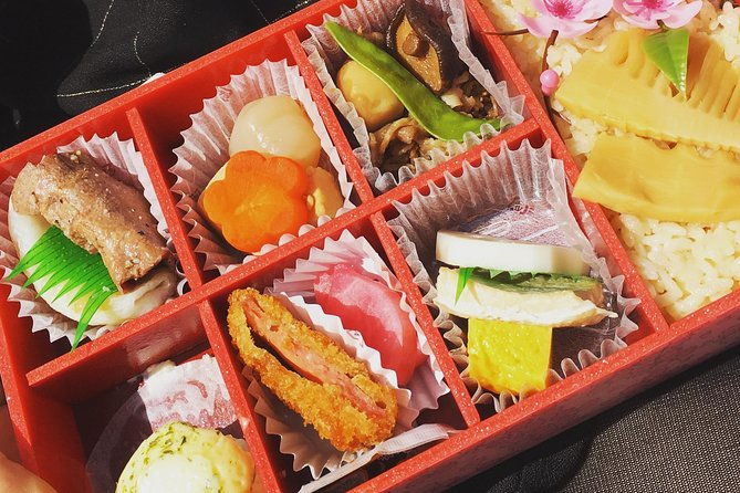tokyo-spring-daytime-cherry-blossom-food-tour