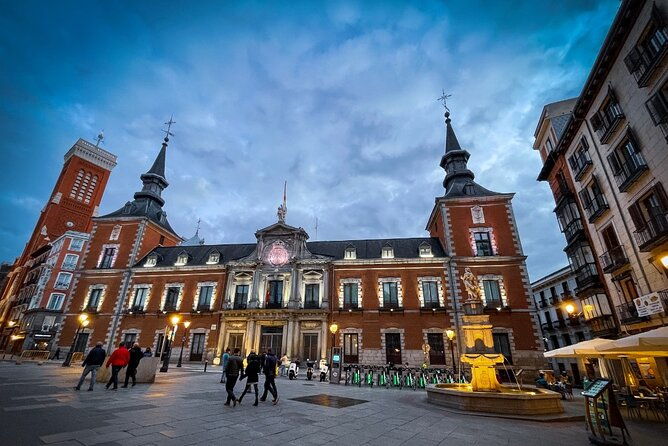 tour-madrid-of-the-austrias-old-town-%e2%9d%a4%ef%b8%8f