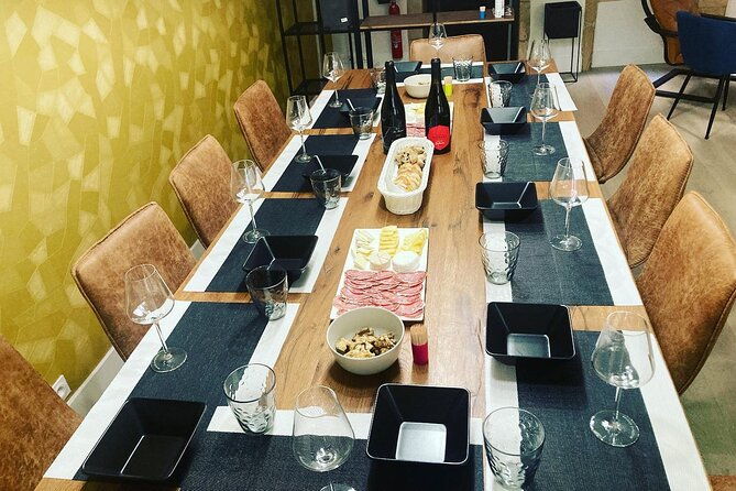 traboules-and-wine-tasting-in-lyon-old-town