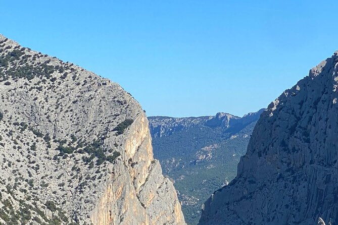 trekking-excursion-to-gorropu-canyon