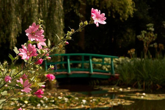 versailles-giverny-private-day-tour-luxury-van-private-guide