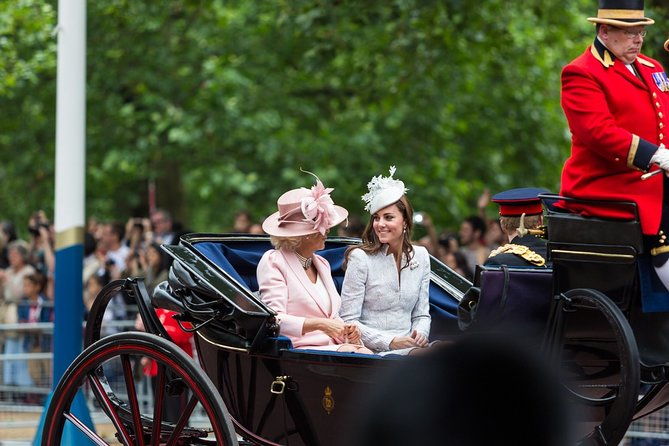 vip-kensington-palace-tour-royal-tea-crown-experience
