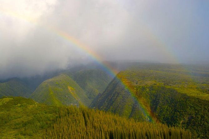 west-maui-and-molokai-special-45-minute-helicopter-tour