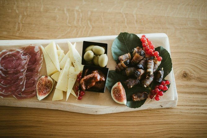 wine-tasting-with-pairing-snacks-in-vipava-valley