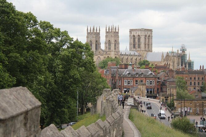 york-walls-private-walking-tour