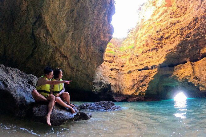 2-hour-kayak-through-the-sea-caves-of-benagil