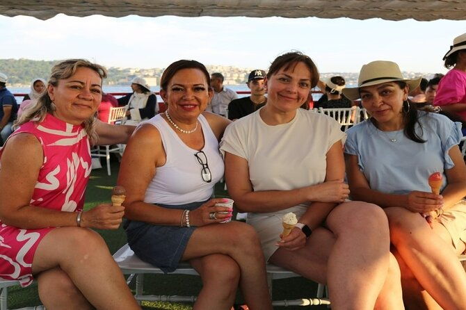2-hours-bosphorus-cruise-boat-tour-in-istanbul