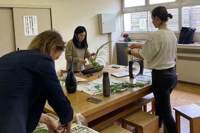 2-hours-flower-arranging-ikebana-class-temple-tokyo%e3%83%bbota-ku