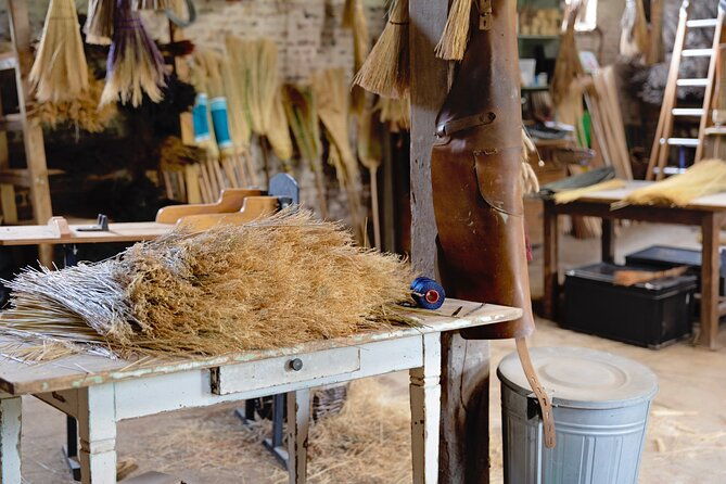 2-hours-tour-in-la-balaiterie-sweepers-house