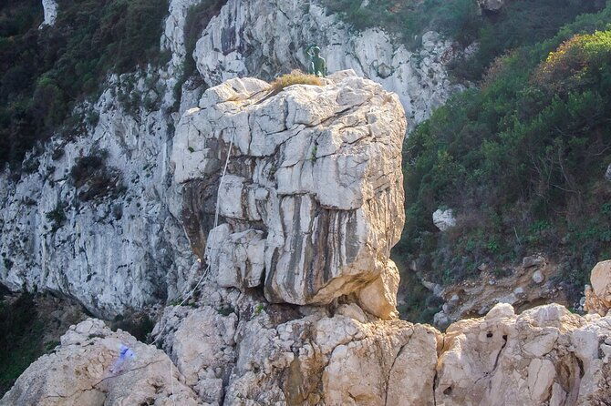 3-hour-private-boat-tour-of-capri-with-a-swim-stop
