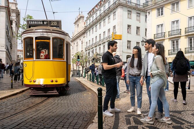 360o-lisbon-helicopter-flight-boat-trip-and-old-town-walking