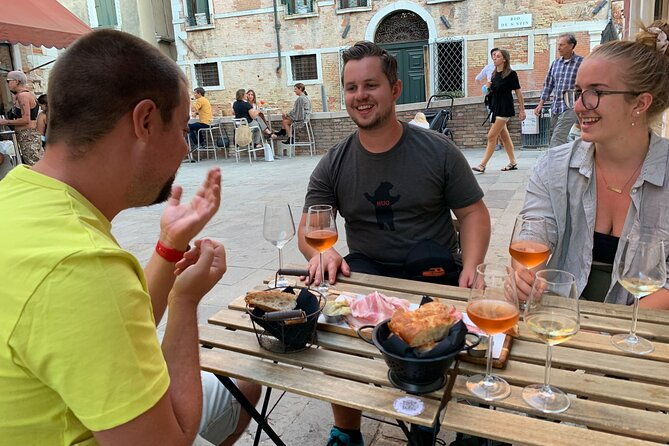 a-venetian-evening-wine-tasting-cicchetti-with-a-local-guide
