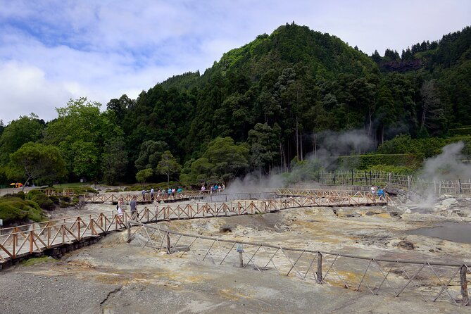 adventure-in-the-furnas-with-volcanoes-lagoons-and-tea-plantations