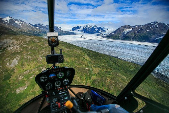 alaska-helicopter-and-glacier-dogsled-tour-anchorage-area