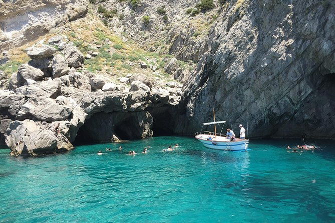 amalfi-to-capri-private-boat-tour