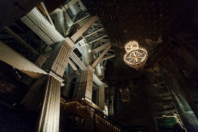auschwitz-birkenau-wieliczka-in-one-day-half-private-tour