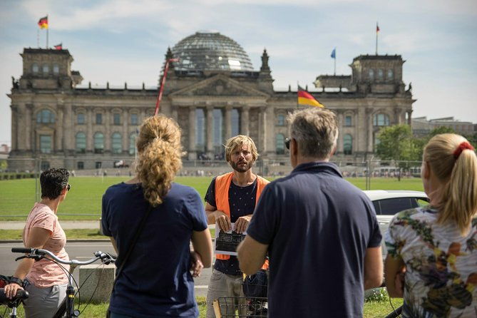 berlin-highlights-sightseeing-bike-tour-in-small-groups