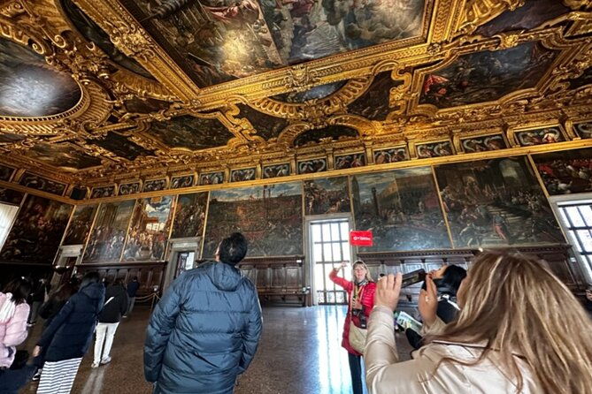 best-of-venice-saint-marks-basilica-doges-palace-with-guide-and-gondola-ride