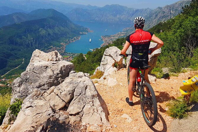 bike-tour-panoramic-downhill-from-njegusi-and-kotor-serpentines