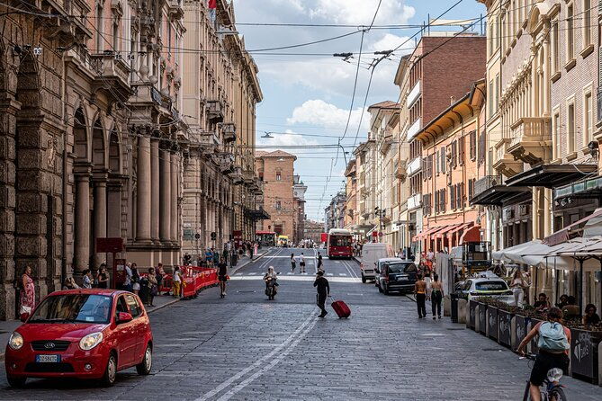 bologna-in-1-day-walking-tour-audioguide-in-7-languages
