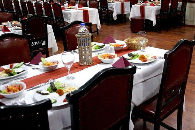bosphorus-dinner-cruise-private-table